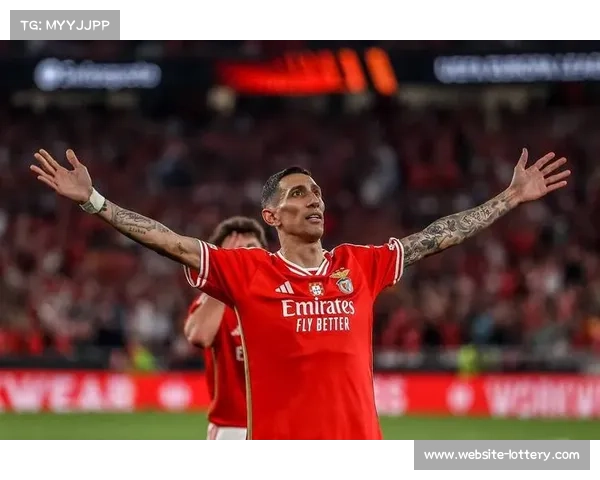 纽卡斯尔联火力全开三球击溃本菲卡主场展现强势气势如虹 纽卡斯尔联火力全开三球击溃本菲卡主场展现强势气势如虹