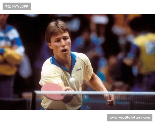 十年轮回，瓦尔德内尔复出参加瑞典丁级联赛纪念退役十周年