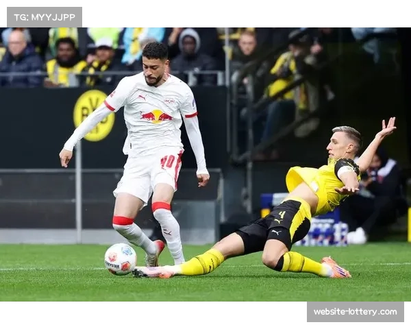 多特蒙德半场0-2落后莱比锡,352阵型防守漏洞频出